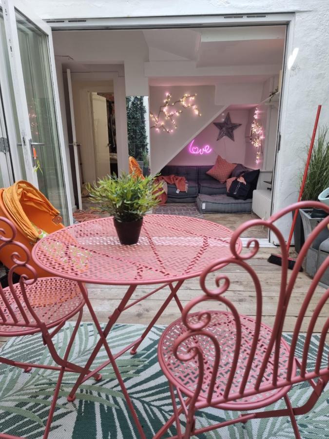 Quirky Seaside Family Cottage Walk To The Waves! Brighton Exterior photo