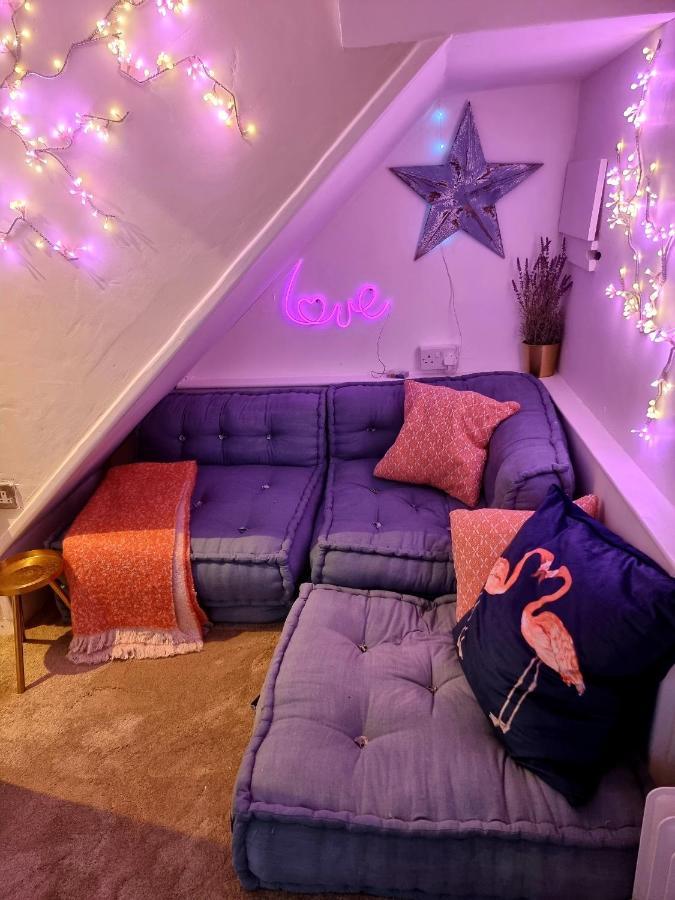 Quirky Seaside Family Cottage Walk To The Waves! Brighton Exterior photo