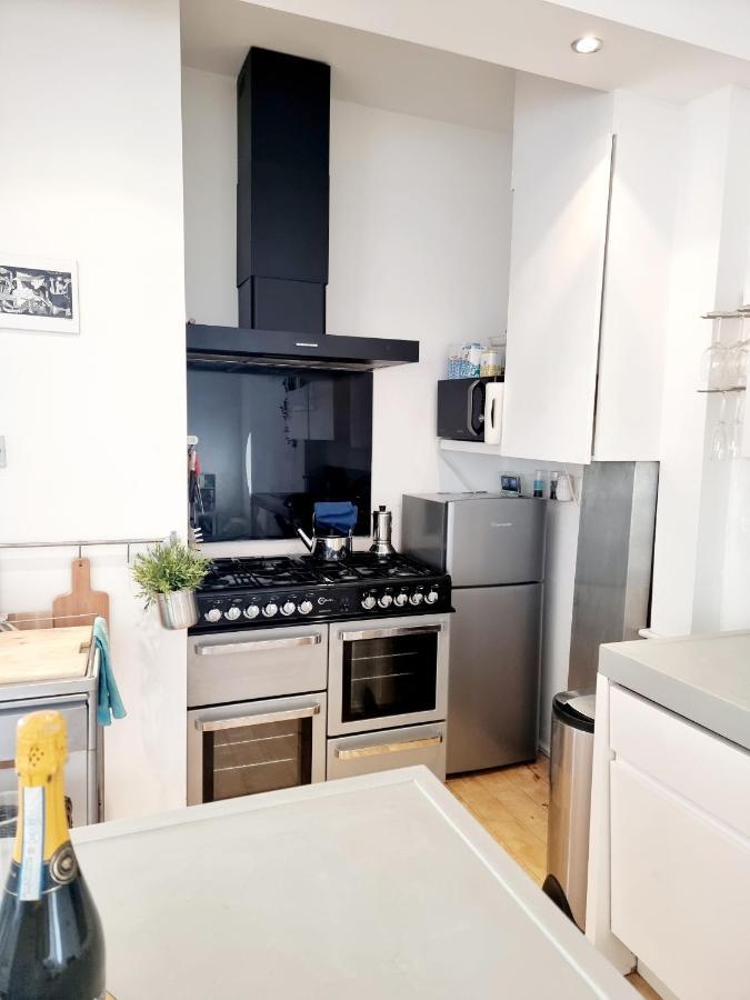 Quirky Seaside Family Cottage Walk To The Waves! Brighton Exterior photo